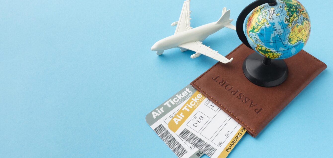 passaporte-de-angulo-elevado-e-arranjo-de-ingressos